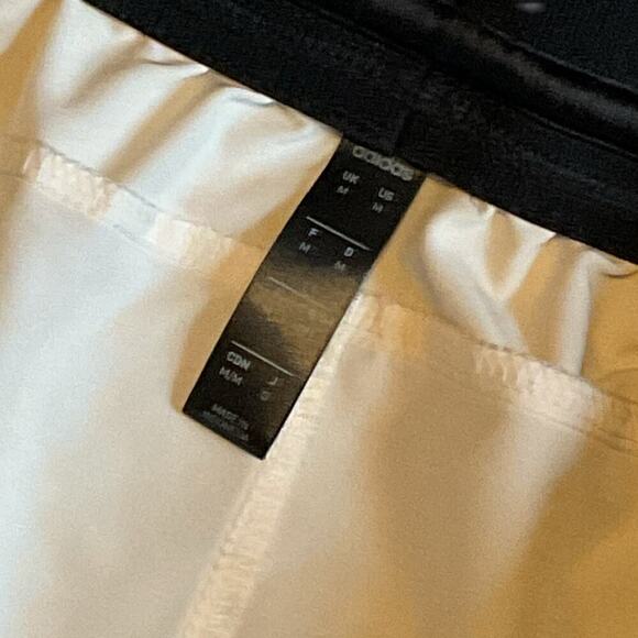 Adidas Men’s Aeroready Short. Cream with Black Waistband. Size Medium - Picture 3 of 7